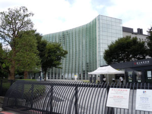 国立新美術館